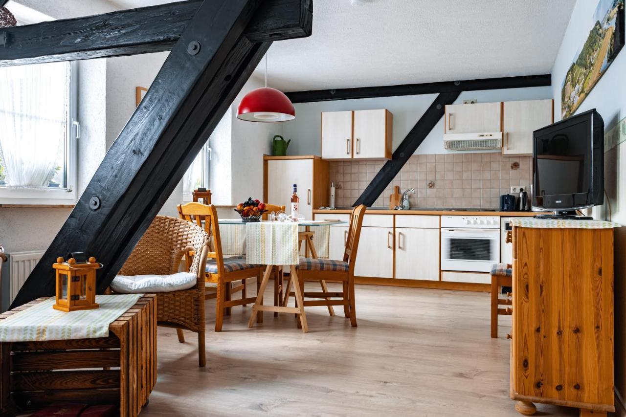 Weingut Schuh - Pension Zur Bosel 科斯维格 外观 照片